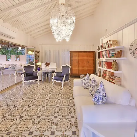 Ilica 酒店 Çeşme