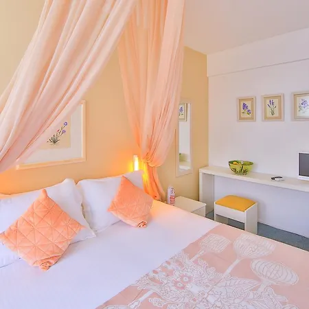 酒店 帕拉斯伊利卡汽车旅馆 Çeşme
