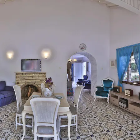 帕拉斯伊利卡汽车旅馆 2* Çeşme